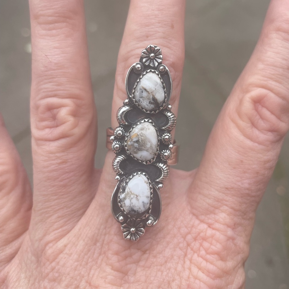Large High Quality White Buffalo Turquoise 3 Stone Ring! 🦬